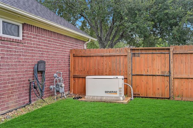 2220 Manchester Lane, Pearland, TX 77581