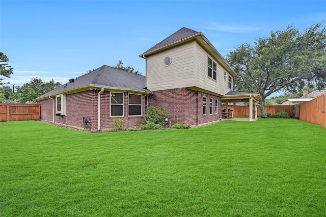 2220 Manchester Lane, Pearland, TX 77581