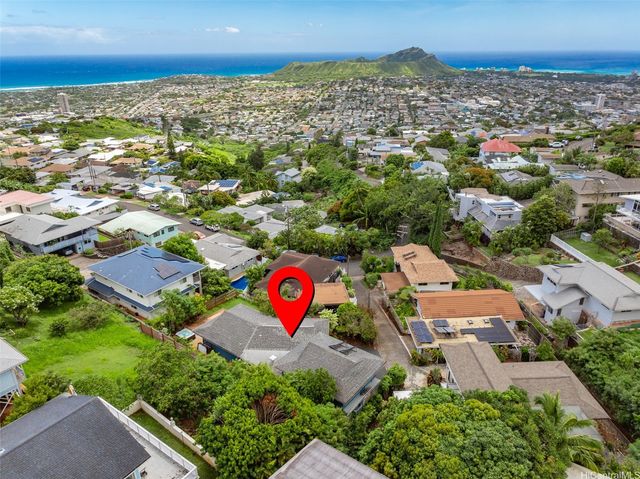 1898-A Iwi Way, Honolulu, HI 96816
