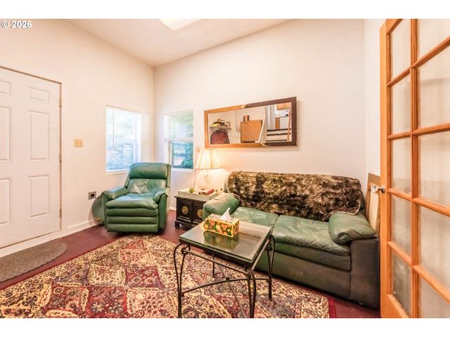1017 Ne LAKE Dr, Lincoln City, OR 97367
