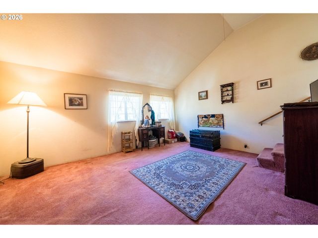 1017 Ne LAKE Dr, Lincoln City, OR 97367