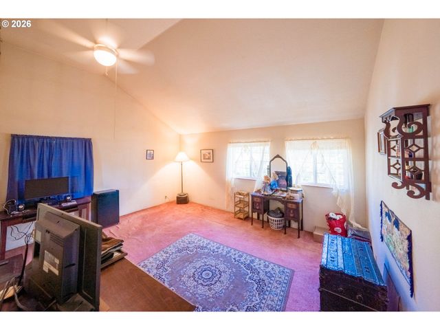 1017 Ne LAKE Dr, Lincoln City, OR 97367