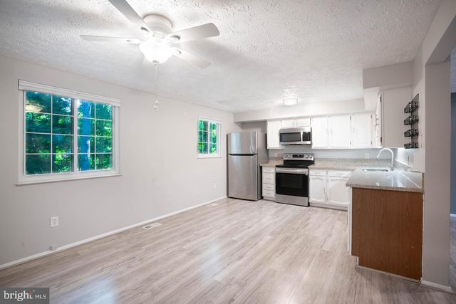 8015 STEEPLE CHASE CT, Springfield, VA 22153