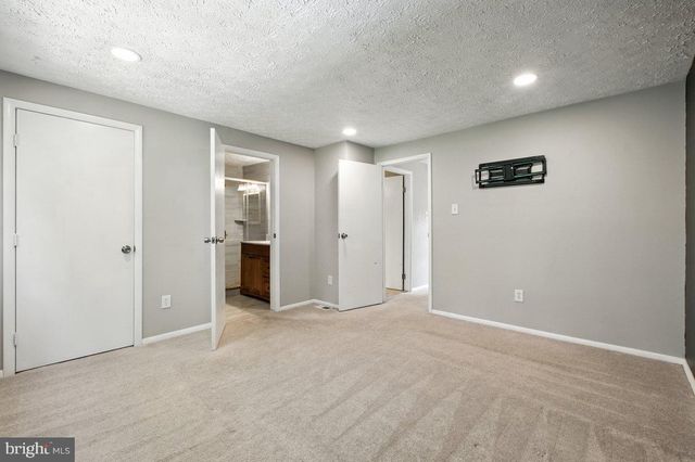 8015 STEEPLE CHASE CT, Springfield, VA 22153