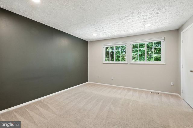 8015 STEEPLE CHASE CT, Springfield, VA 22153