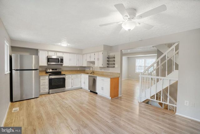 8015 STEEPLE CHASE CT, Springfield, VA 22153