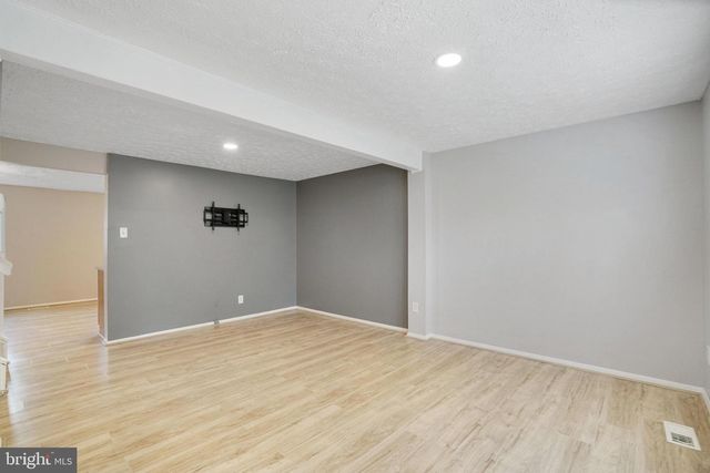 8015 STEEPLE CHASE CT, Springfield, VA 22153