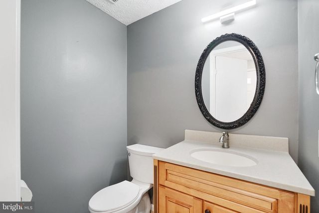 8015 STEEPLE CHASE CT, Springfield, VA 22153