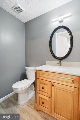 8015 STEEPLE CHASE CT, Springfield, VA 22153