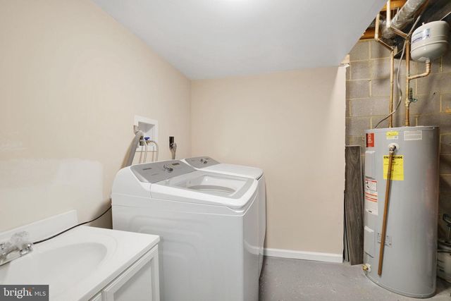 8015 STEEPLE CHASE CT, Springfield, VA 22153