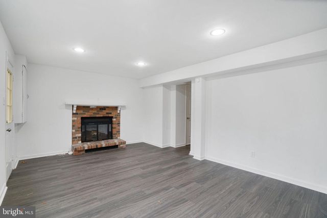 8015 STEEPLE CHASE CT, Springfield, VA 22153