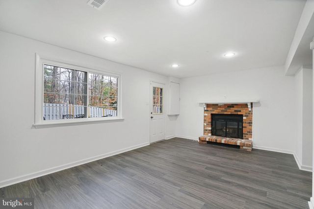 8015 STEEPLE CHASE CT, Springfield, VA 22153