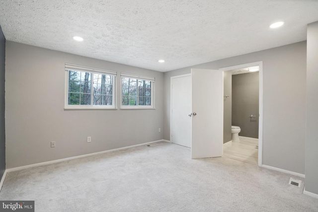 8015 STEEPLE CHASE CT, Springfield, VA 22153