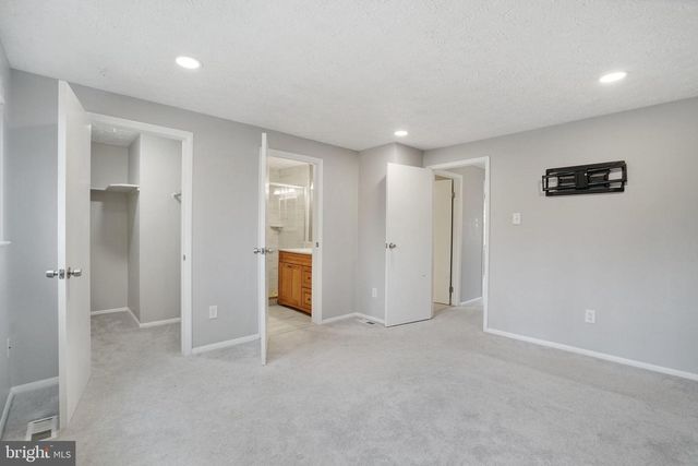 8015 STEEPLE CHASE CT, Springfield, VA 22153