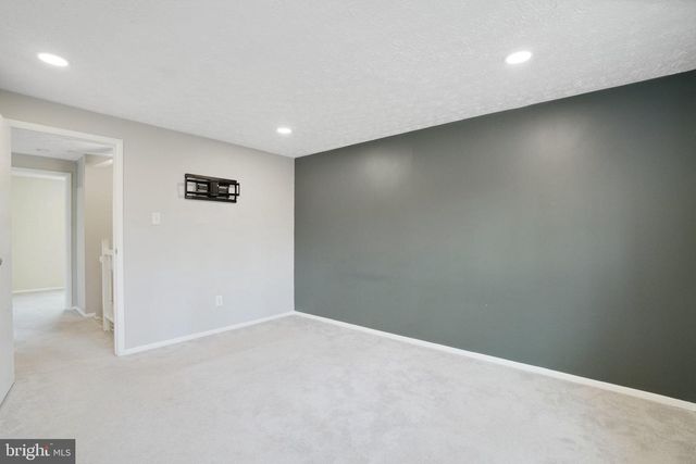 8015 STEEPLE CHASE CT, Springfield, VA 22153