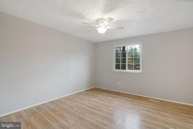 8015 STEEPLE CHASE CT, Springfield, VA 22153