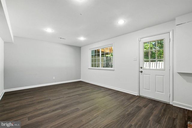 8015 STEEPLE CHASE CT, Springfield, VA 22153