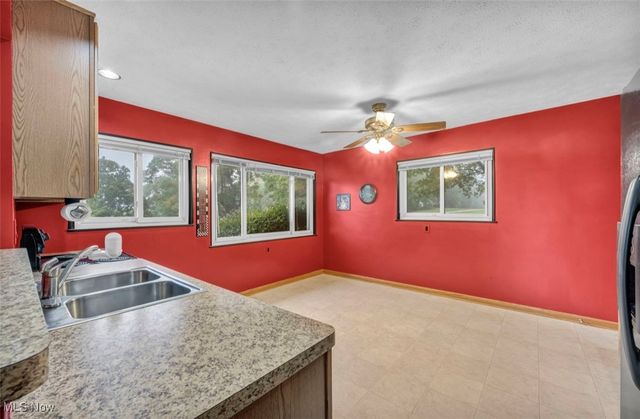 5052 Arlington Road, Green, OH 44720