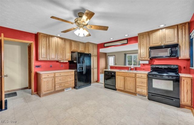 5052 Arlington Road, Green, OH 44720