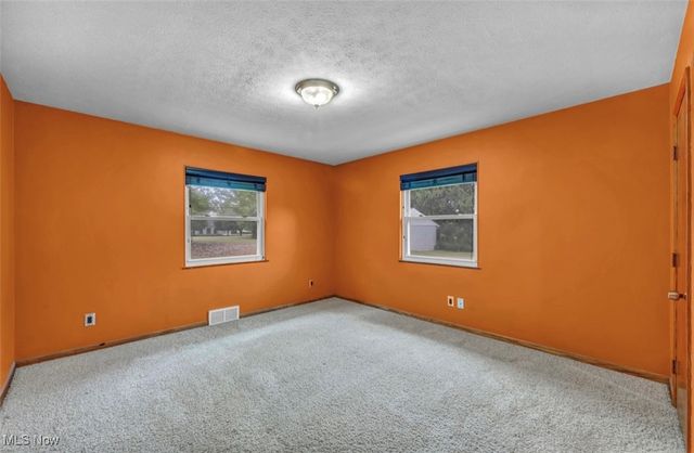 5052 Arlington Road, Green, OH 44720