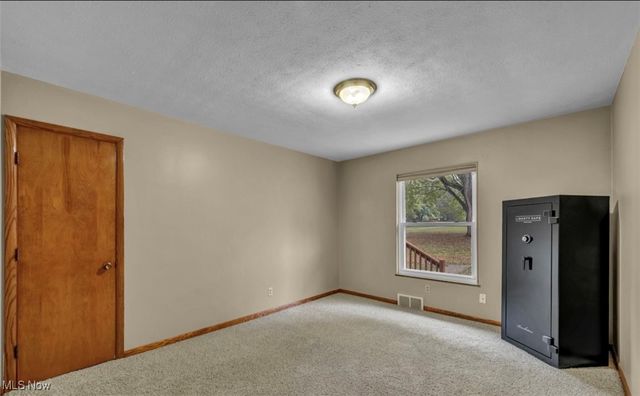 5052 Arlington Road, Green, OH 44720