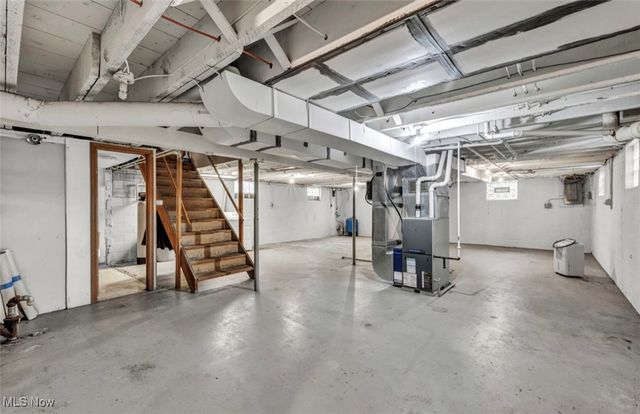 5052 Arlington Road, Green, OH 44720