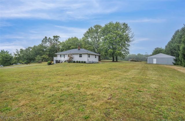 5052 Arlington Road, Green, OH 44720