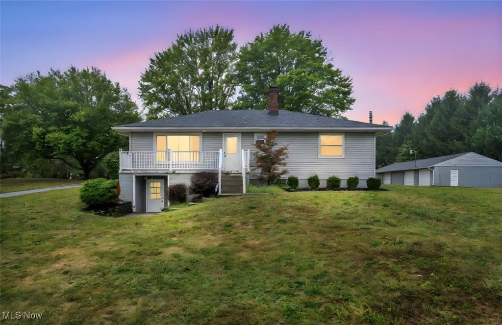 5052 Arlington Road, Green, OH 44720