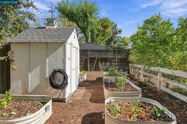 3173 Manor Ave, Walnut Creek, CA 94597