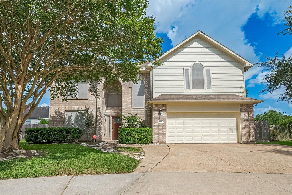 15603 Mustang Island Drive, Sugar Land, TX 77498