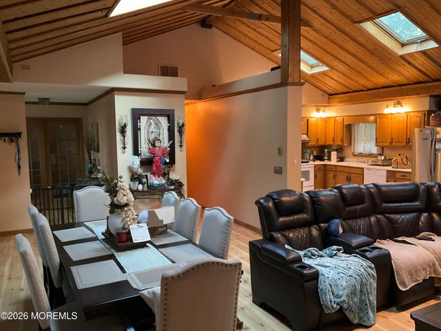 571 Whitecomb Avenue, Jackson, NJ 08527