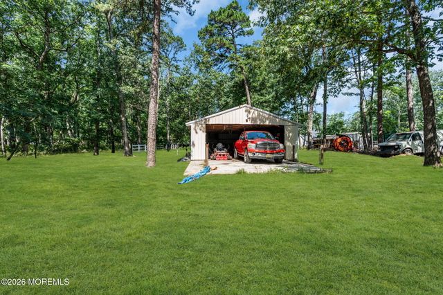571 Whitecomb Avenue, Jackson, NJ 08527
