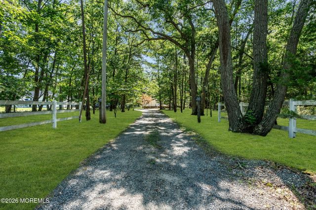 571 Whitecomb Avenue, Jackson, NJ 08527
