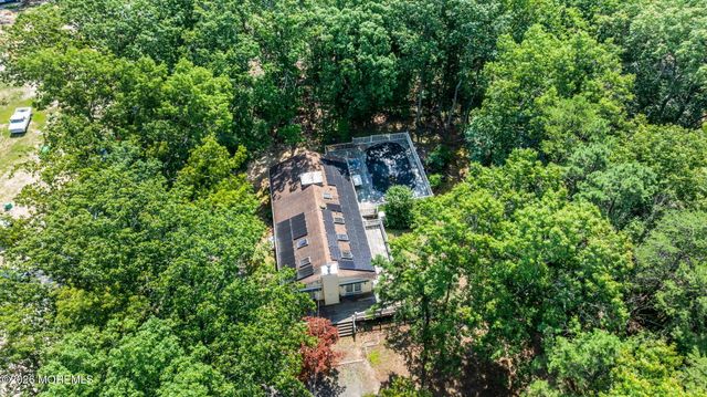 571 Whitecomb Avenue, Jackson, NJ 08527