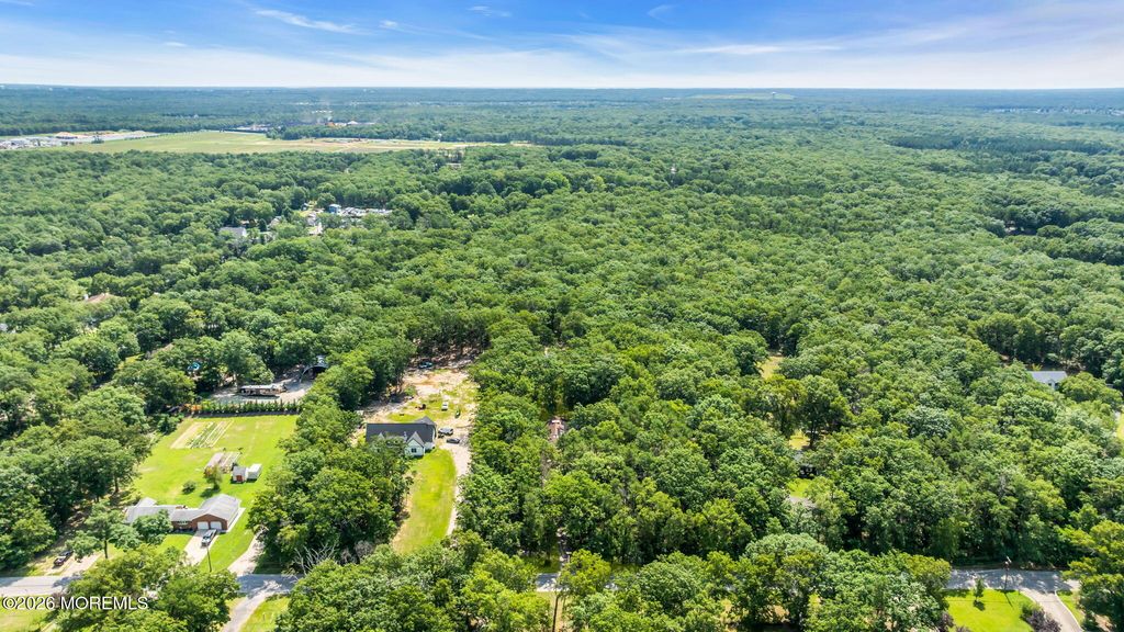 571 Whitecomb Avenue, Jackson, NJ 08527