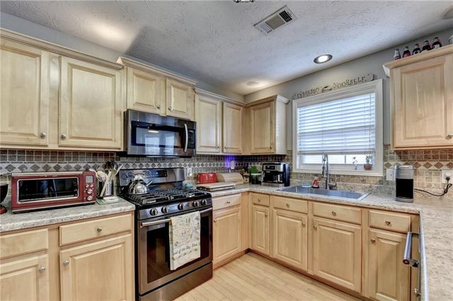 8415 Meadowgrove Lane, Gainesville, GA 30506