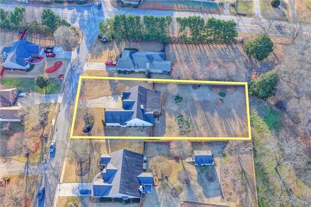 8415 Meadowgrove Lane, Gainesville, GA 30506