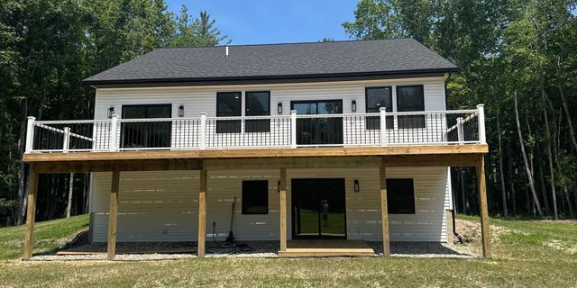 16229 148th Avenue, Spring Lake Twp, MI 49456