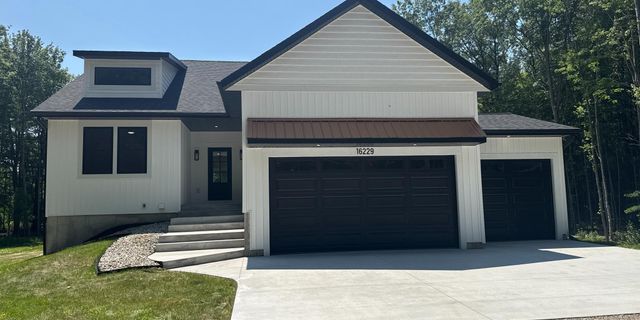 16229 148th Avenue, Spring Lake Twp, MI 49456