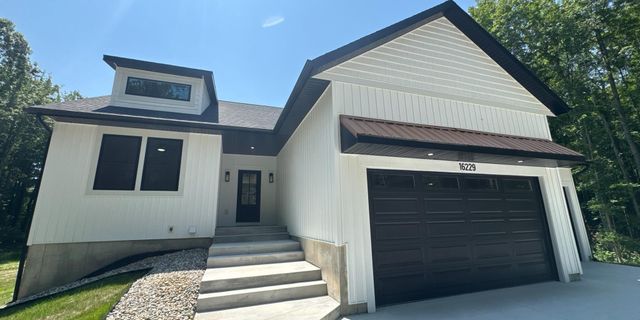 16229 148th Avenue, Spring Lake Twp, MI 49456
