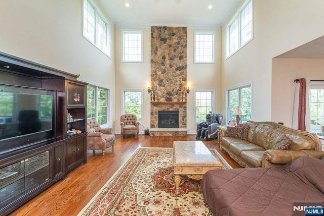 68 Eileen, Cedar Grove, NJ 07009