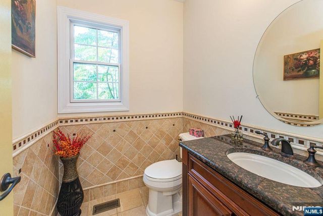 68 Eileen, Cedar Grove, NJ 07009