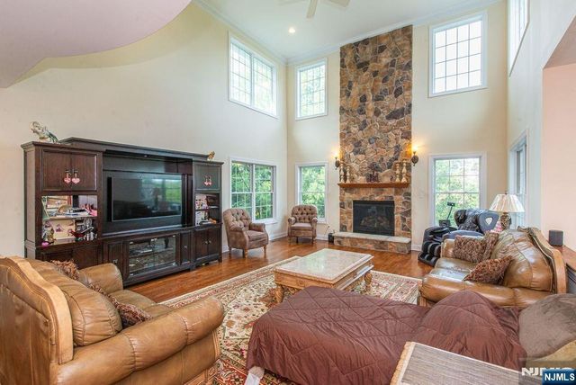 68 Eileen, Cedar Grove, NJ 07009