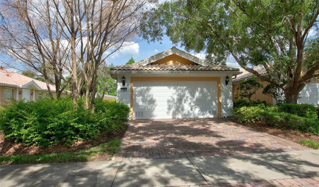 Image 2 of property listing at 11801 FAN TAIL LANE, Orlando, FL 32827