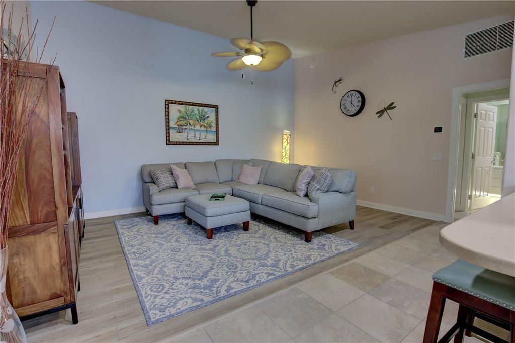 Image 11 of property listing at 11801 FAN TAIL LANE, Orlando, FL 32827