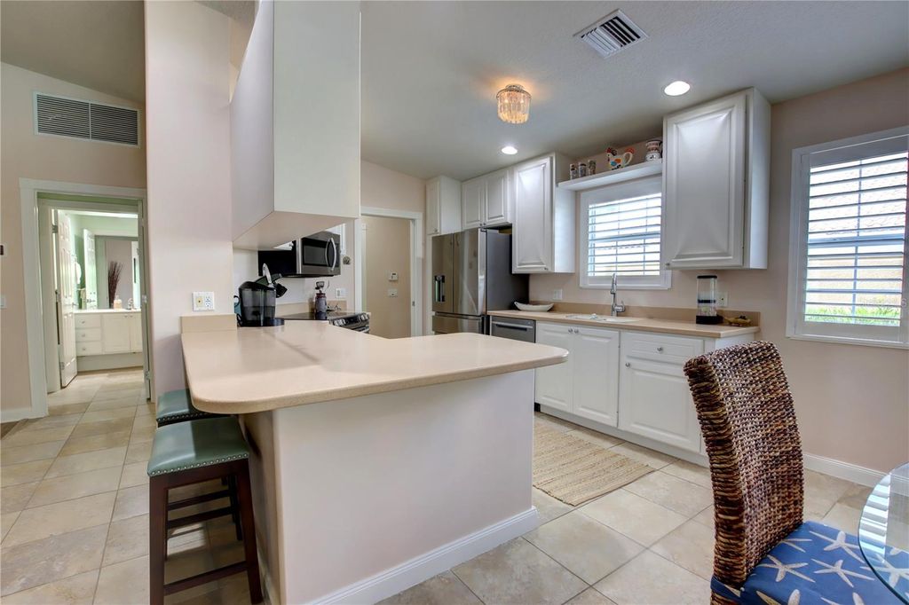 Image 14 of property listing at 11801 FAN TAIL LANE, Orlando, FL 32827
