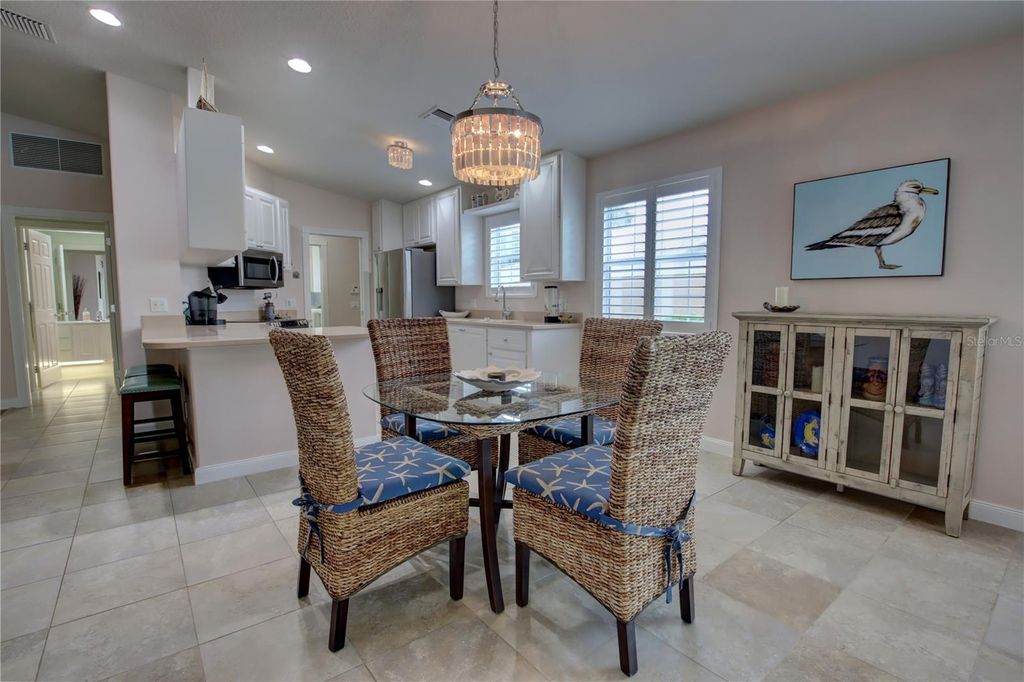 Image 20 of property listing at 11801 FAN TAIL LANE, Orlando, FL 32827