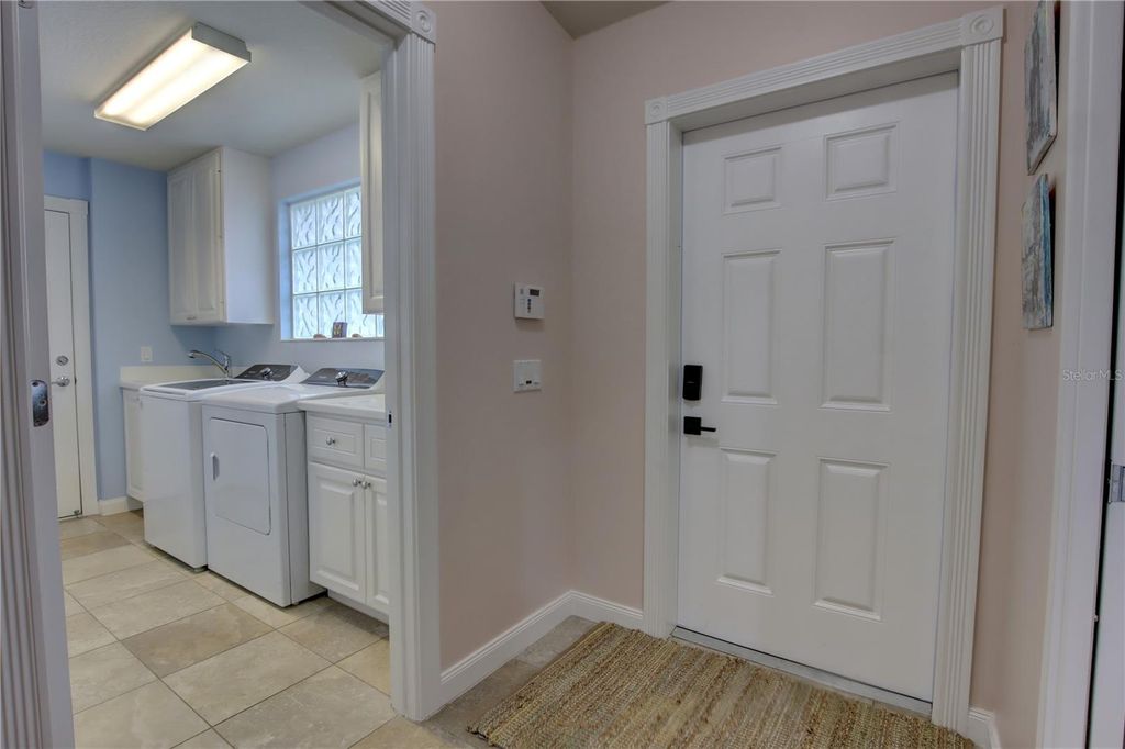 Image 24 of property listing at 11801 FAN TAIL LANE, Orlando, FL 32827