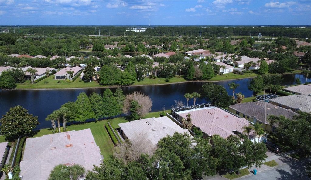 Image 7 of property listing at 11801 FAN TAIL LANE, Orlando, FL 32827