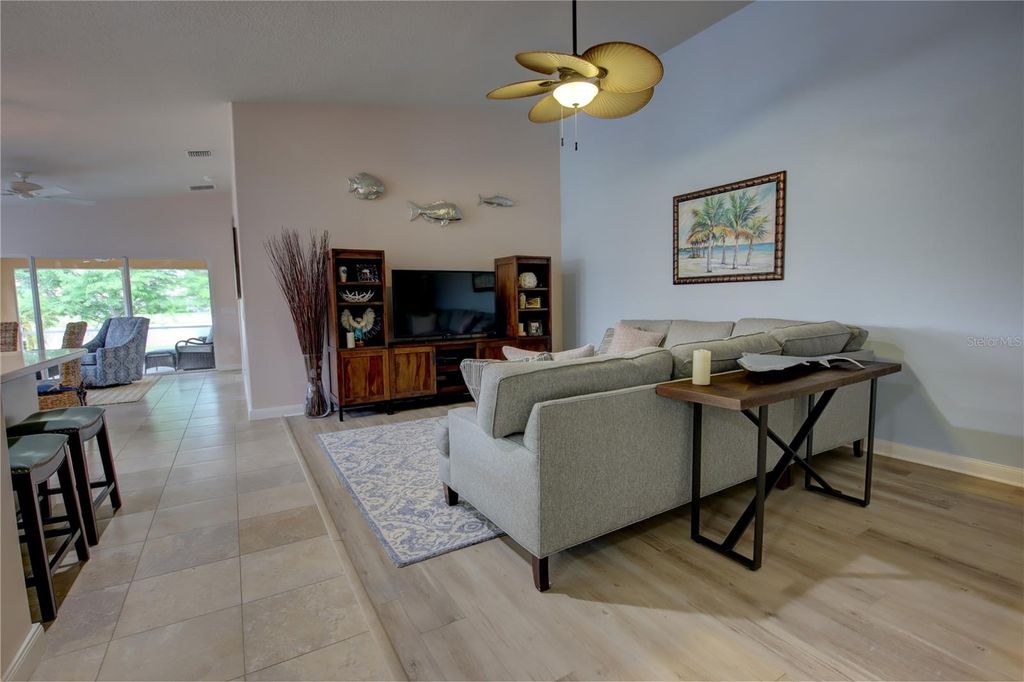 Image 9 of property listing at 11801 FAN TAIL LANE, Orlando, FL 32827